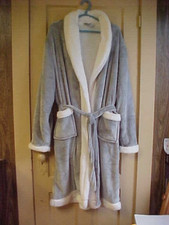 Womens Long Robe One size Soft fluffy Light gray White pockets belted