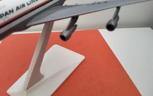 JAL JAPAN AIRLINES JA8178 FIGURINE AND STAND - Picture 5 of 6