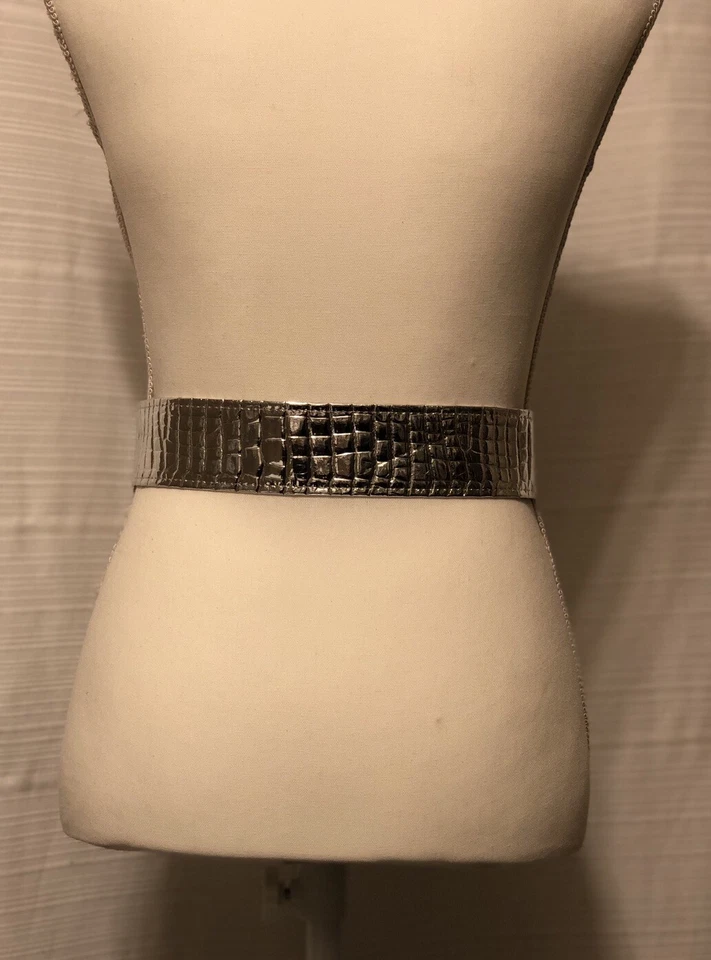 Винтажный женский пояс из искусственной кожи с серебряным анималистическим принтом 90-х с двойной круглой пряжкой - Изображение 2 из 4