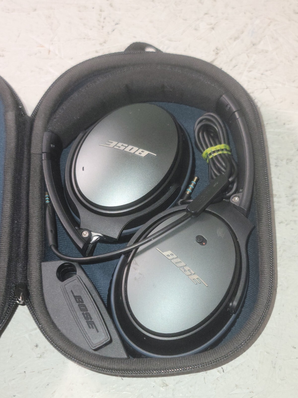 Bose QC25 QuietComfort 25 Acoustic Noise Cancelling Headphones Over-Ear w/Case-image