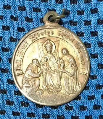 Religiöser Anhänger zum Gedenken an den Deutschen Dreikönigsfeiertag am 6. Januar.