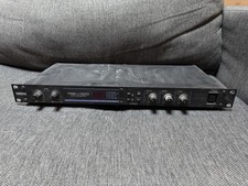 YAMAHA REV100 Digital Reverberator Effect Processor 2 Channel Reverb Rackmount