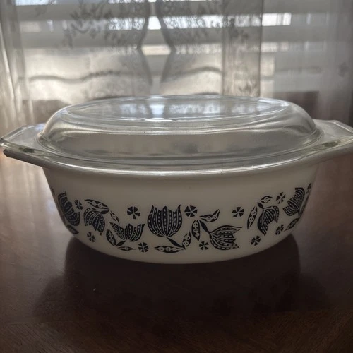Vintage Pyrex Black Tulip on White with Lid Casserole Baking Dish 043 1.5qt
