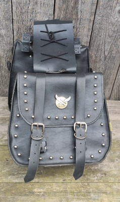 Willie and Max Straight Throw Over Studded Satteltaschen Gepäcktasche