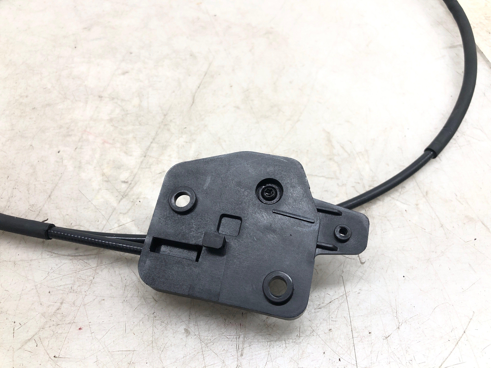 2016 2017 2018 2019 2020 BENTLEY BENTATGA OEM HOOD RELEASE CABLE 4M1823535C