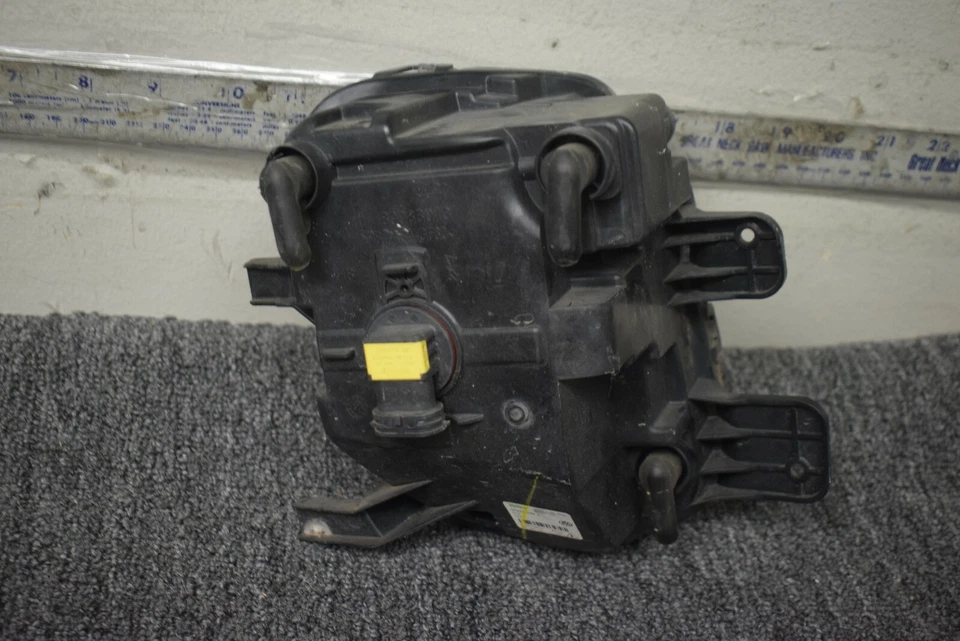 2010-2011 VOLKSWAGEN GOLF ПРОТИВОТУМАННЫЕ ФАРЫ ЛЕВАЯ СТОРОНА ЗАВОДСКОЙ OEM - Изображение 4 из 4