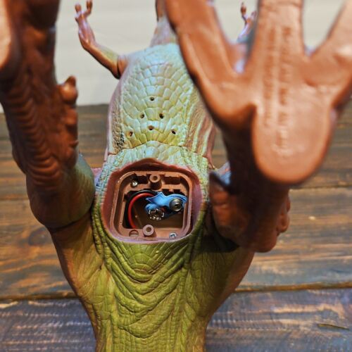 Jurassic Park Kenner Electronic Red Tyrannosaurus Rex JP09 T-Rex 1993 READ - Picture 7 of 9
