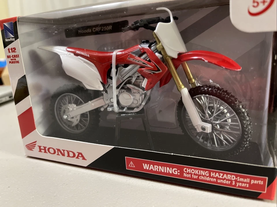 Honda Red CRF250R Dirt Bike Supercross Motocross 1:12 Scale New in Stock - Image 4 of 4