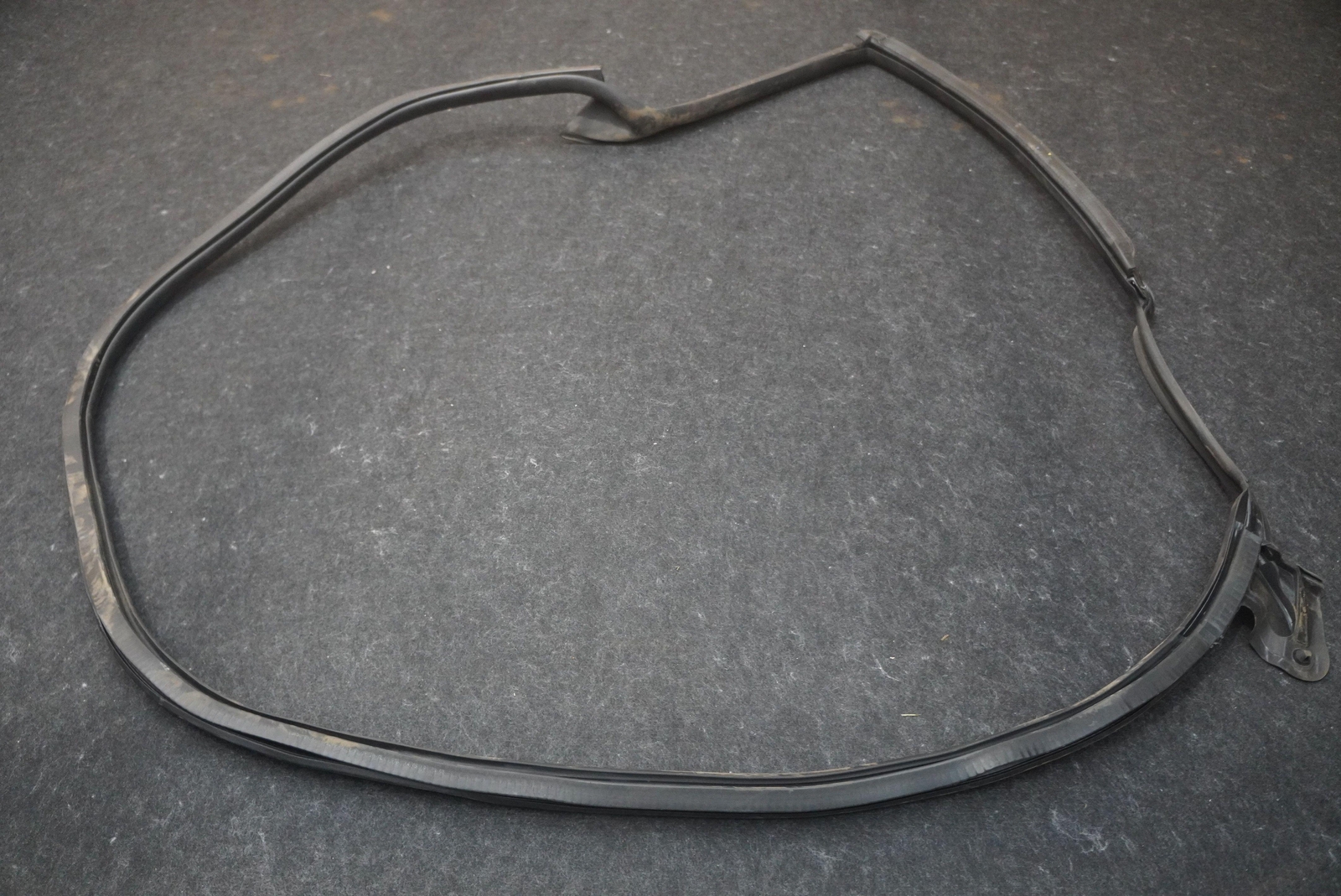 Rear Right Door Weather Strip Seal Rubber Gasket 4ML833708A Lamborghini Urus 19
