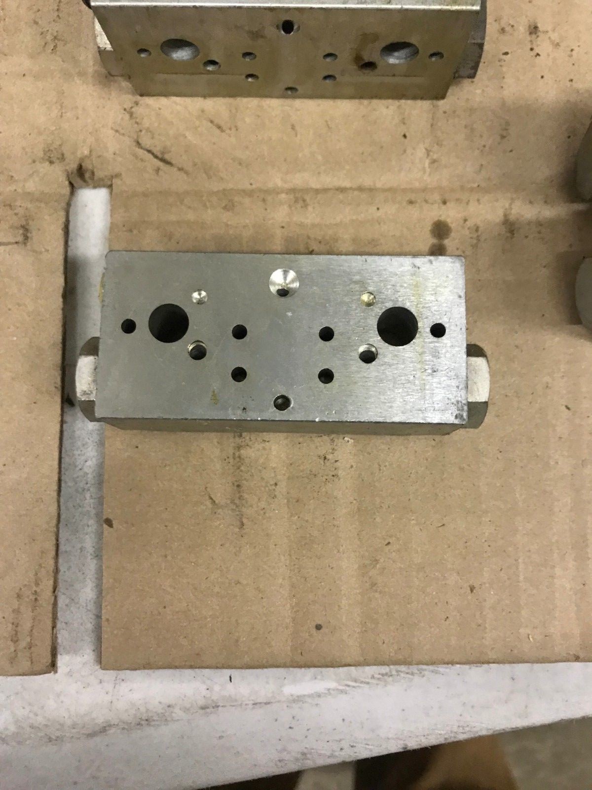 Trabon Block LOT OF 2 TRABON LUBRIQUIP DIVIDER VALVE BLOCK MR 30S | eBay