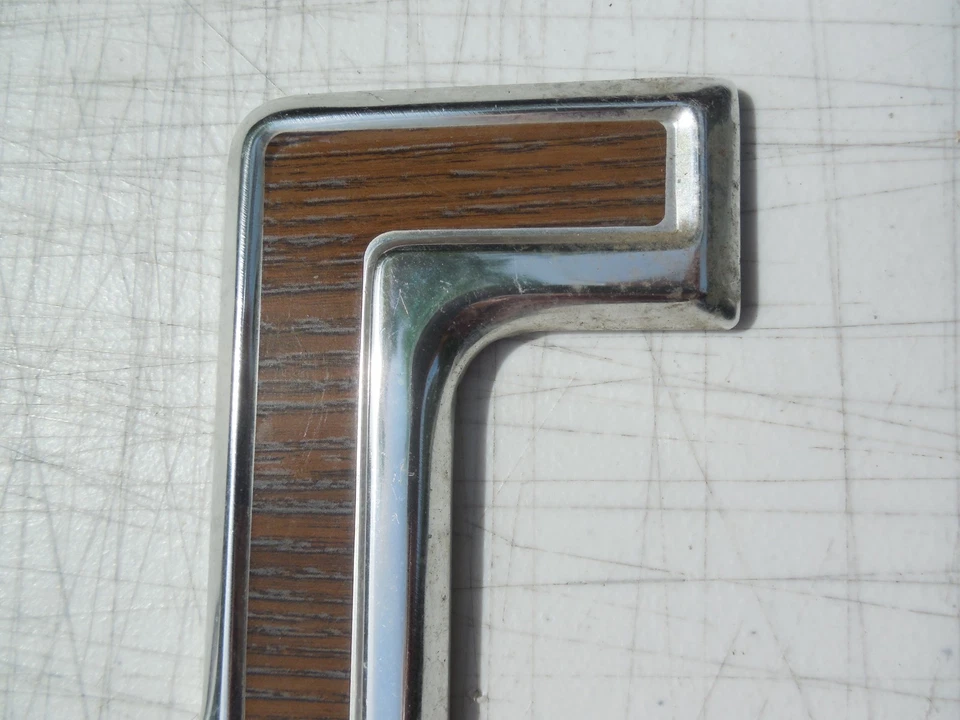 1987 MERCURY COLONY PARK WAGON RIGHT FENDER TRIM MOLDING OEM USED 1983 1985 1979 - Image 4 of 4