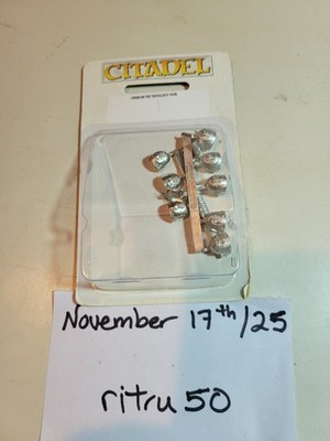 Citadel GW Warhammer 40k Crimson Fist Shoulder Pads Metal NIB -OOP