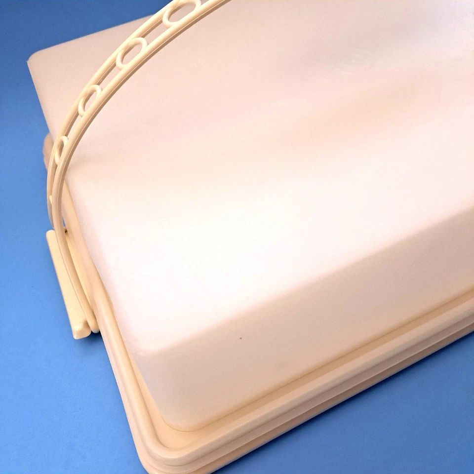 Tupperware Cake Taker Carrier Server Square Beige Vintage Party Picnic Container - Image 3 of 4