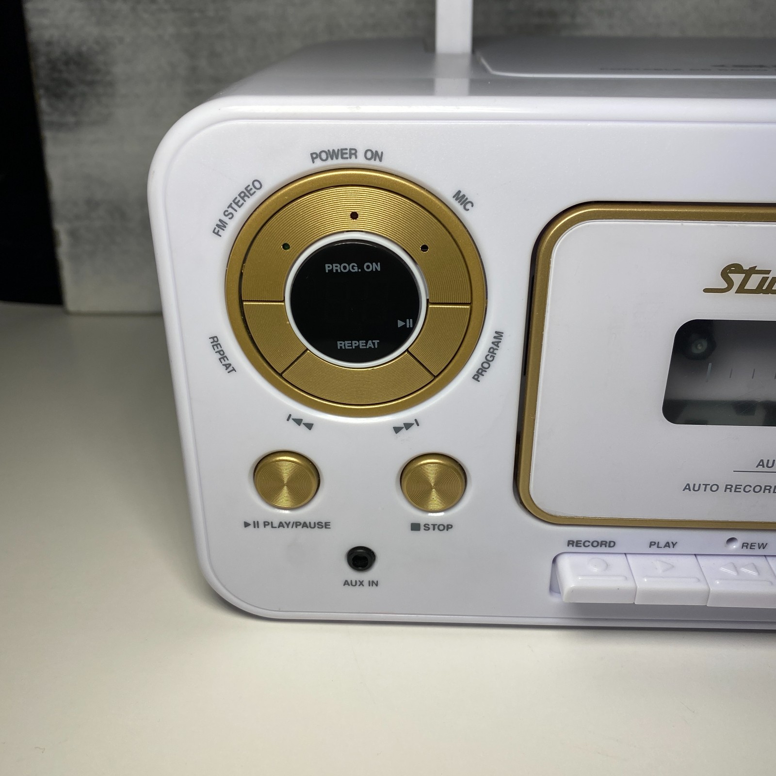 Studebaker Portable CD Boombox Radio & Cassette Player Recorder SB2135