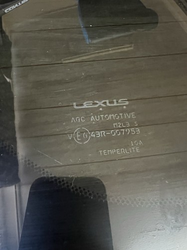 rear windshield - Picture 12 of 13