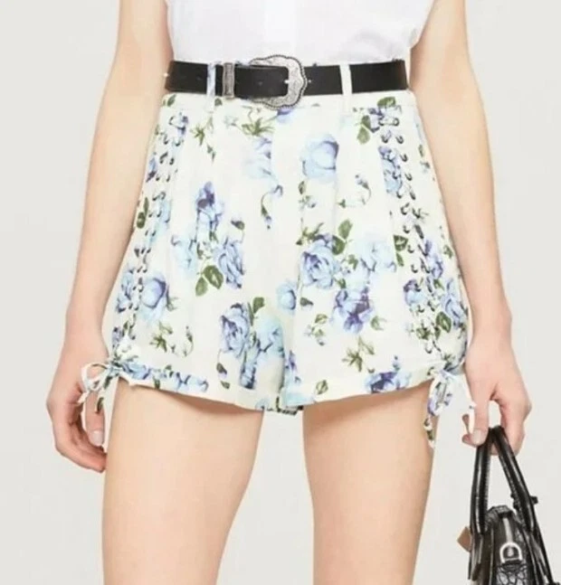 Shorts feminino The Kooples de linho floral com cadarço azul ectu branco tamanho 3 grande - Imagem 3 de 4