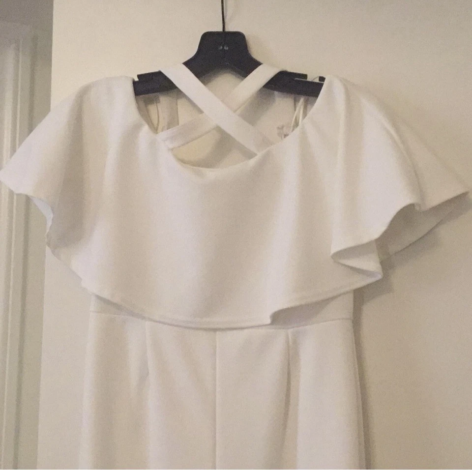 Macacão Boohoo Marfim tamanho US4, alça torcida, fora do ombro, estilo puxar - Imagem 3 de 4