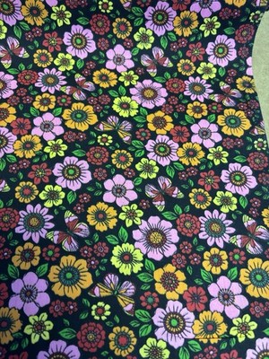 5 Meter Schwarz Schmetterling & Blumen Baumwollmischung Deadstock Stoff.