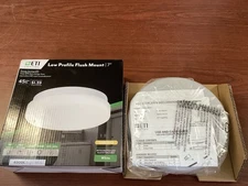 NEW ETI 54663142 7in LED Low Profile Flushmount Ceiling Light B299
