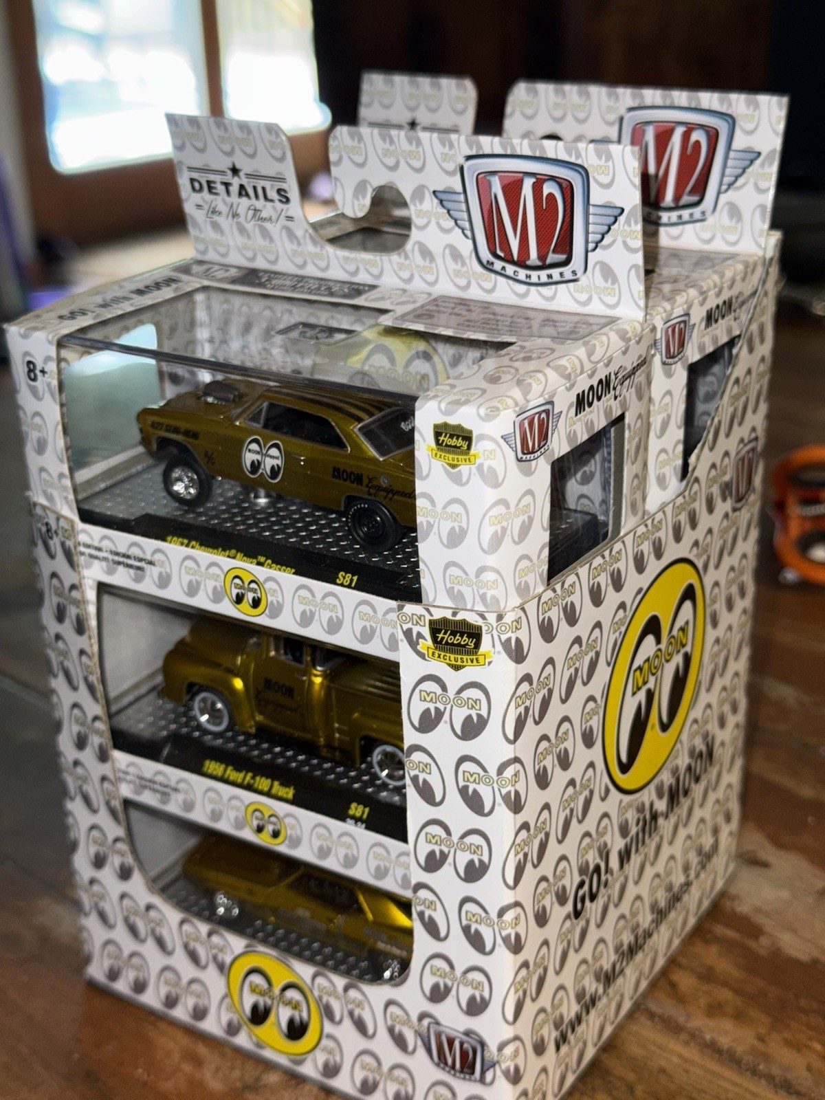 BRAND NEW FULLY COMPLETE W/ DISPLAY SLEEVE M2 MOON-EYES LIQUID GOLD! SET OF 6!