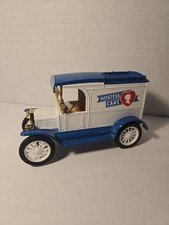 ERTL Hostess Cake 1913 Ford Model T Van Die Cast Coin Bank w Key