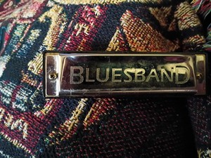 VINTAGE HOHNER INTERNATIONAL BLUE BAND HARMONICA