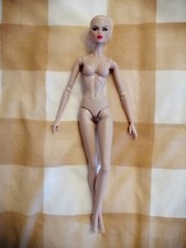 fashion royalty. Doll. Usato.