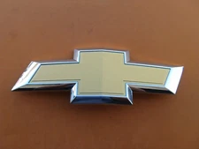19 20 21 22 CHEVY SILVERADO 1500 FRONT GRILLE EMBLEM BADGE LOGO SIGN USED A29211