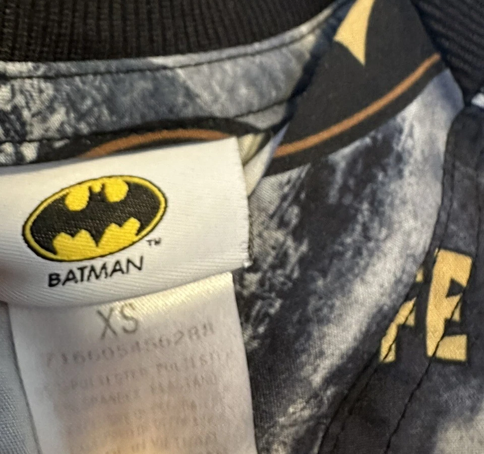 Batman Cherokee Scrubs XS Men’s Tooniforms V-Neck Top TF730 DMKL - Image 2 of 3