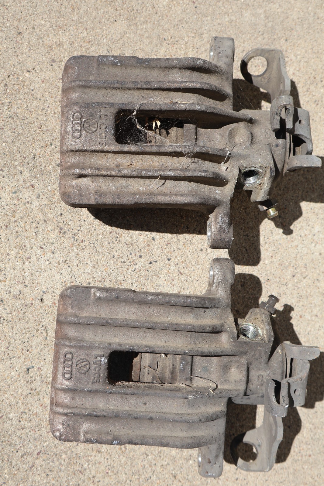 2pc Rear Brake Caliper Audi TT 00-06 VW Beetle 00-10 Golf 00-06 OEM MK4 Jetta