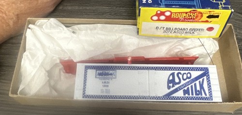 Roundhouse HO Kit #3072 Old Time Billboard Reefer Asco Milk Nuevo en caja | Zustand: New