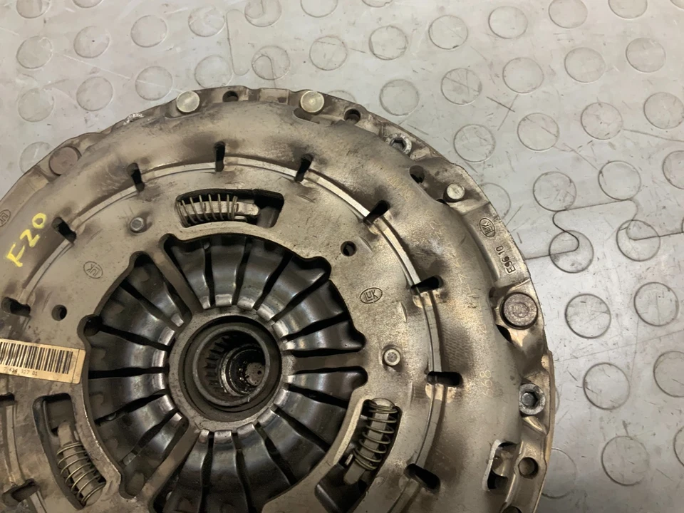 BMW 1 SERIES F20 F21 6 SPEED MANUAL CLUTCH FLY WHEEL 7614327 7614326 - Image 3 of 4