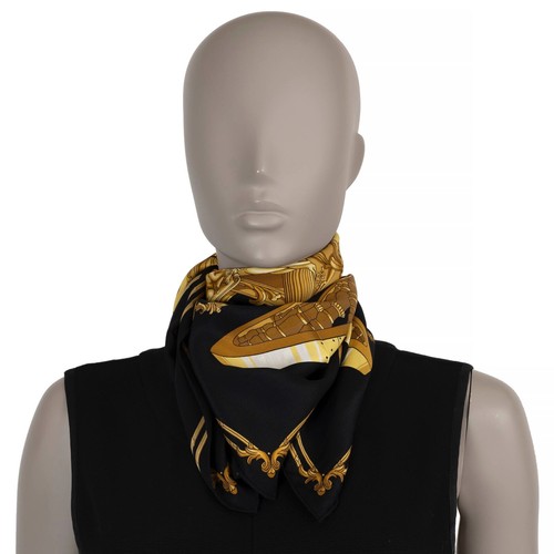 70862 auth HERMES black silk GRAND CARROSSE POUR UN AMBASSADEUR 70 VINTAGE Scarf - Picture 5 of 5
