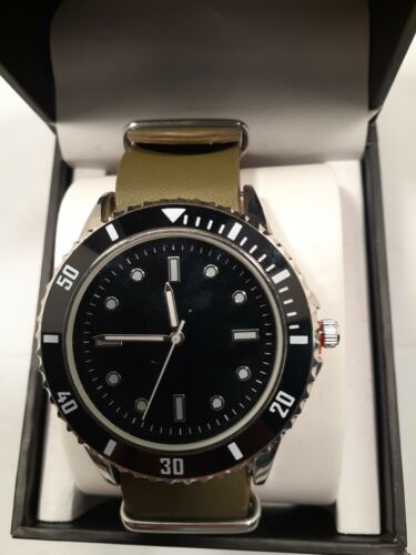 Reloj INC International Concepts INC para hombre con correa de cuero verde 40 mm - Imagen 2 de 5