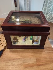 Mr. Christmas Crosley 19th Century Ballroom Dancers Music Box w 16 Disks Songs