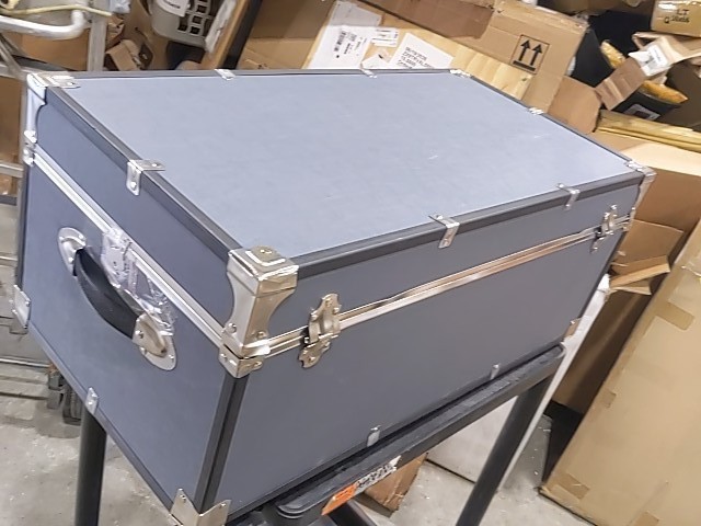 Advantus SWD6115-29 30 in. Seward Explorer Trunk with Wheels & Lock, Gray