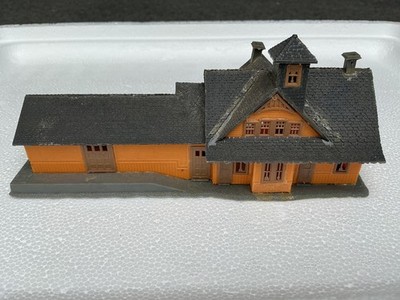 Vintage N Scale POLA N Train Depot Railroad Station Passenger Depot Orange Gray