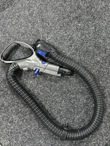 Shark Bodenstaubsauger Ersatzteile Griff + Schlauch funktionstüchtig NV681UKT 40