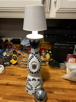 Class Azul Lamp