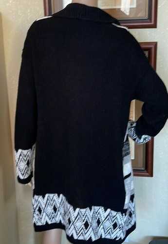 TAHARI WOMENS LONG BLACK AZTEC FALL CARDIGAN SWEATER COAT SZ M - Picture 4 of 8