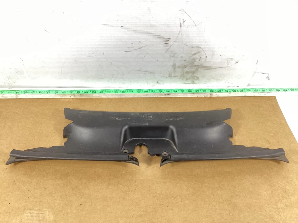 Cubierta de admisión de aire del motor BMW X3 2004-2010 moldura rejilla de soporte del radiador OEM. Foto 3 de 4