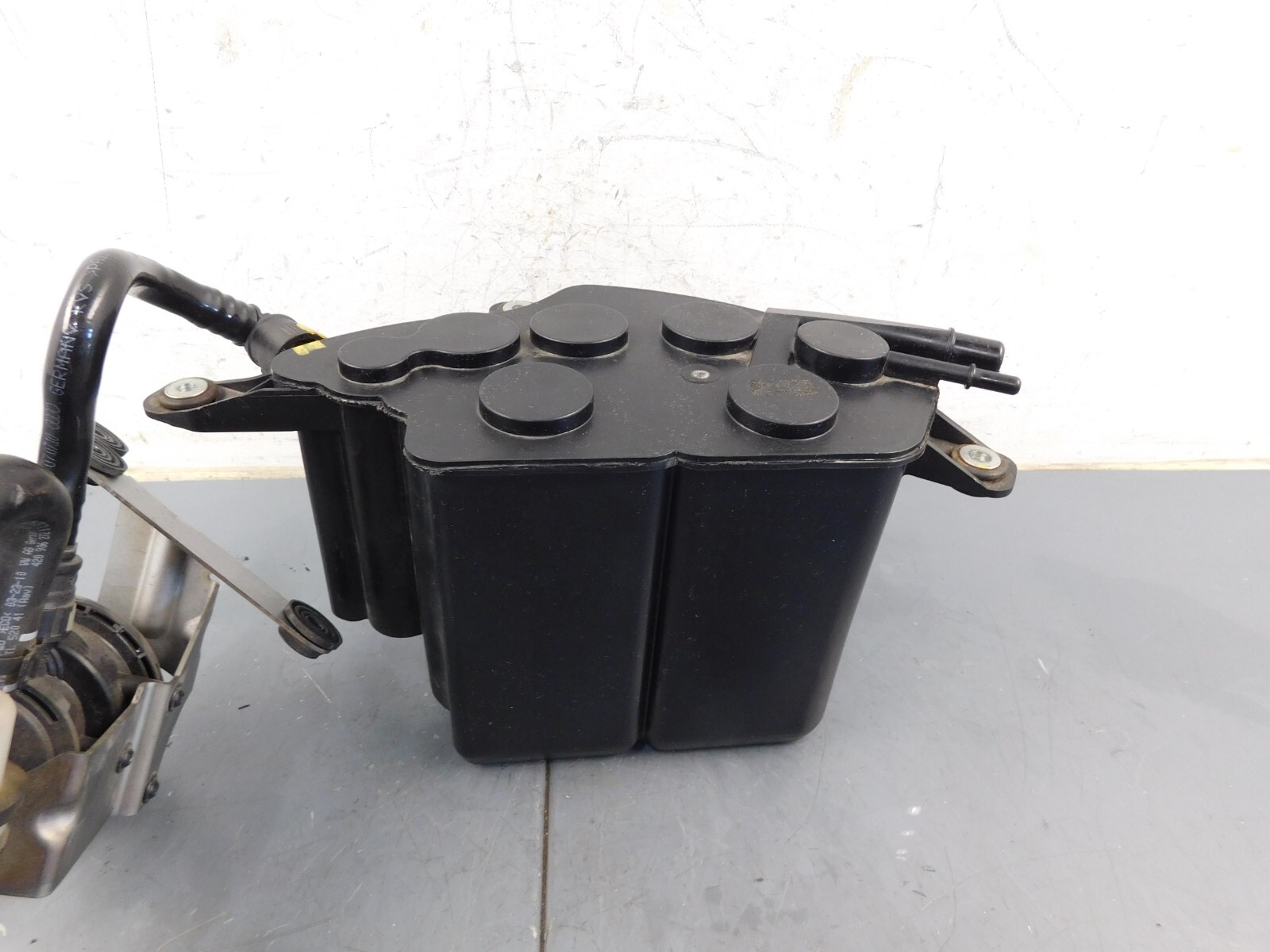 2011 Lamborghini Gallardo LP570-4 Superleggera Carbon Vapor Filter Pump #0350 Z3