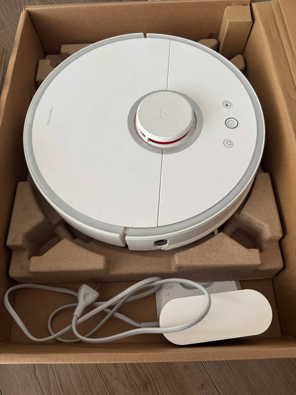 Roborock S5 Robot Vacuum with Mop LiDAR Navigation 2000Pa - White
Opens in a new window or tab