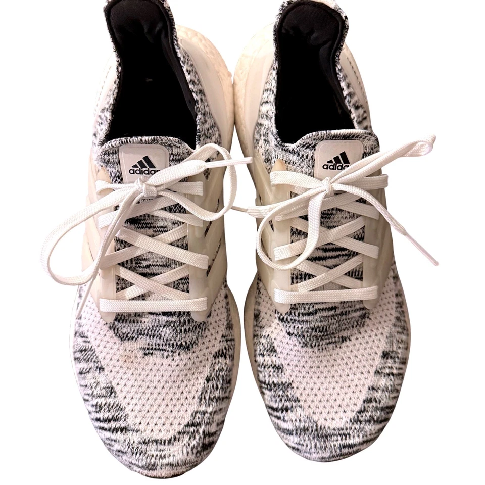 Adidas Ultraboost 22 Women's Size 8.5 White Gray Knit Running Shoes Sneakers - Image 3 of 4