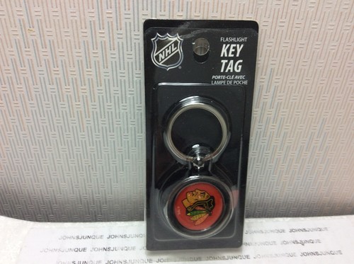 CHICAGO BLACKHAWKS FLASHLIGHT KEY TAG New in sealed package NHL HOCKEY - Picture 2 of 3