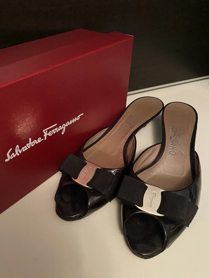 Salvatore Ferragamo Negro Charol Cuero de becerro Clásico Zapatos Deslizables Sandalia 8.5 3cm Foto 2 de 4