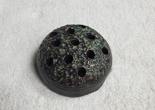 Textured Black Green Flower Frog 11 Hole B48