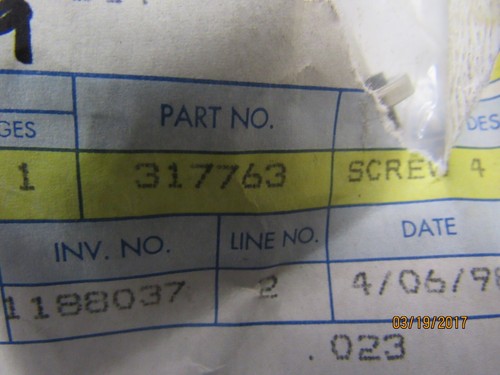 4 New OMC OEM  Johnson Evinrude  Screws With Washers 317763 - Foto 2 di 2