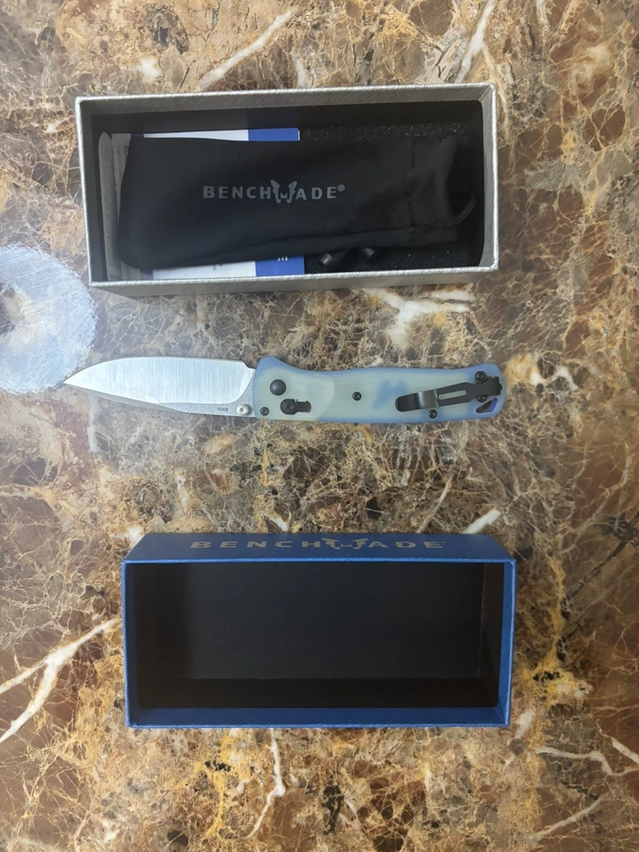 Cuchillo de bolsillo plegable Benchmade 535 S30V Bugout transparente mango Grivory - 3 Foto 3 de 4