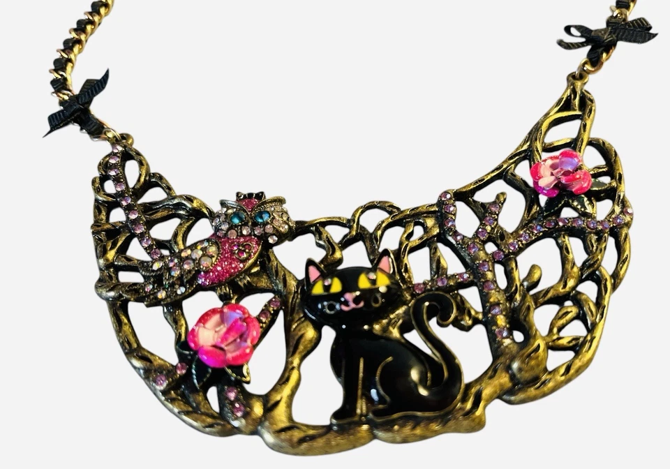 Colar Betsey Johnson Vintage Floresta Encantada Gato Preto Coruja Rosa Árvore Babador - Imagem 4 de 4